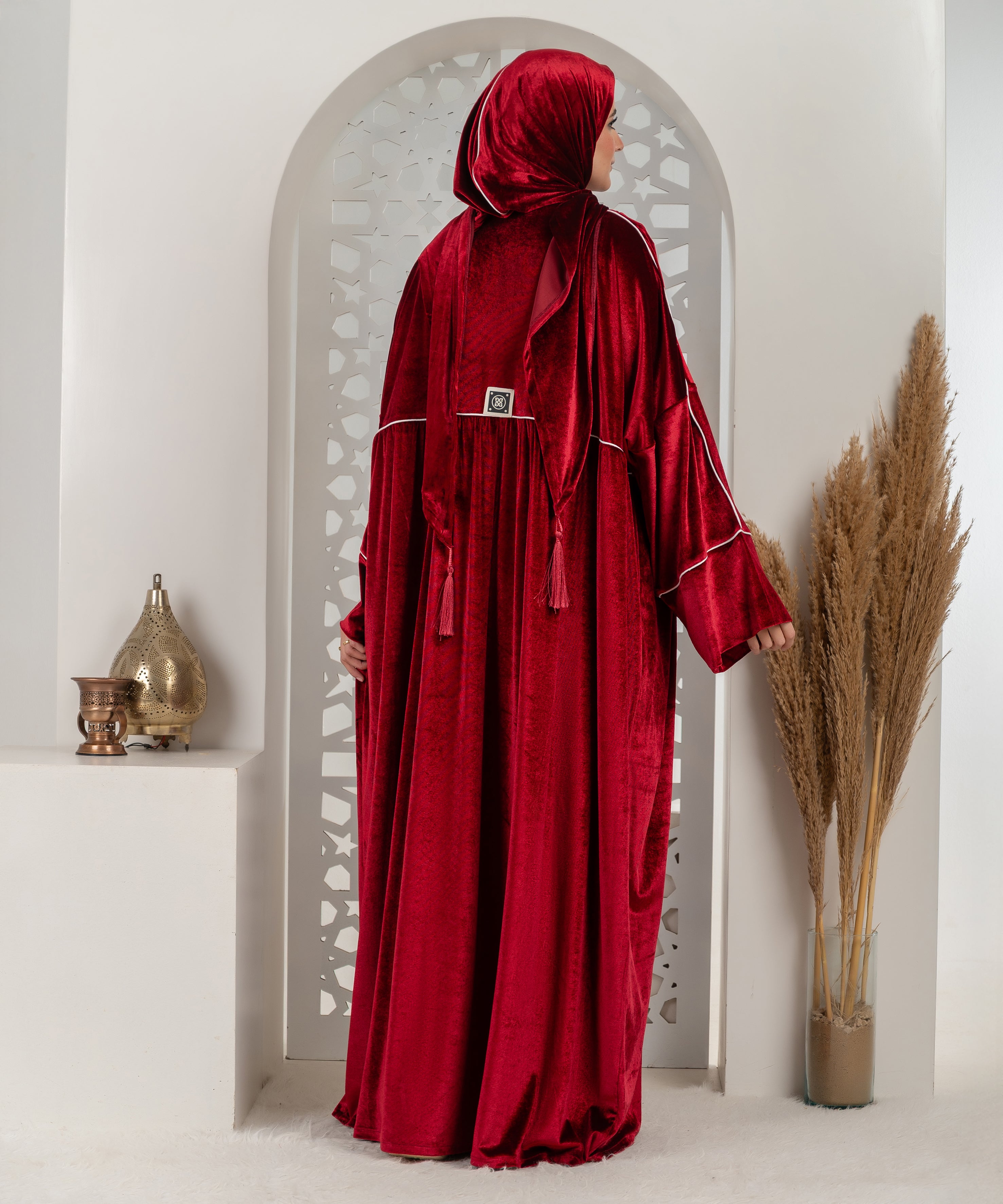 Luxury Red Velvet Isdal - اسدال قطيفة سادة