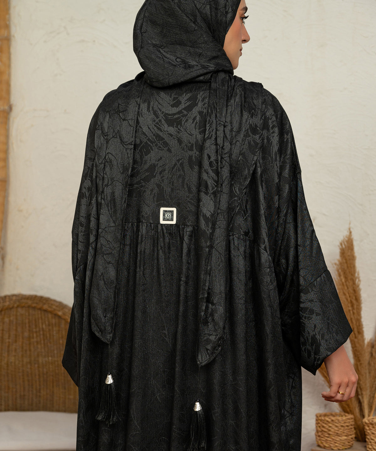Printed Jacquard Satin isdal - اسدال ستان جاكار مطبوع (Black printed)