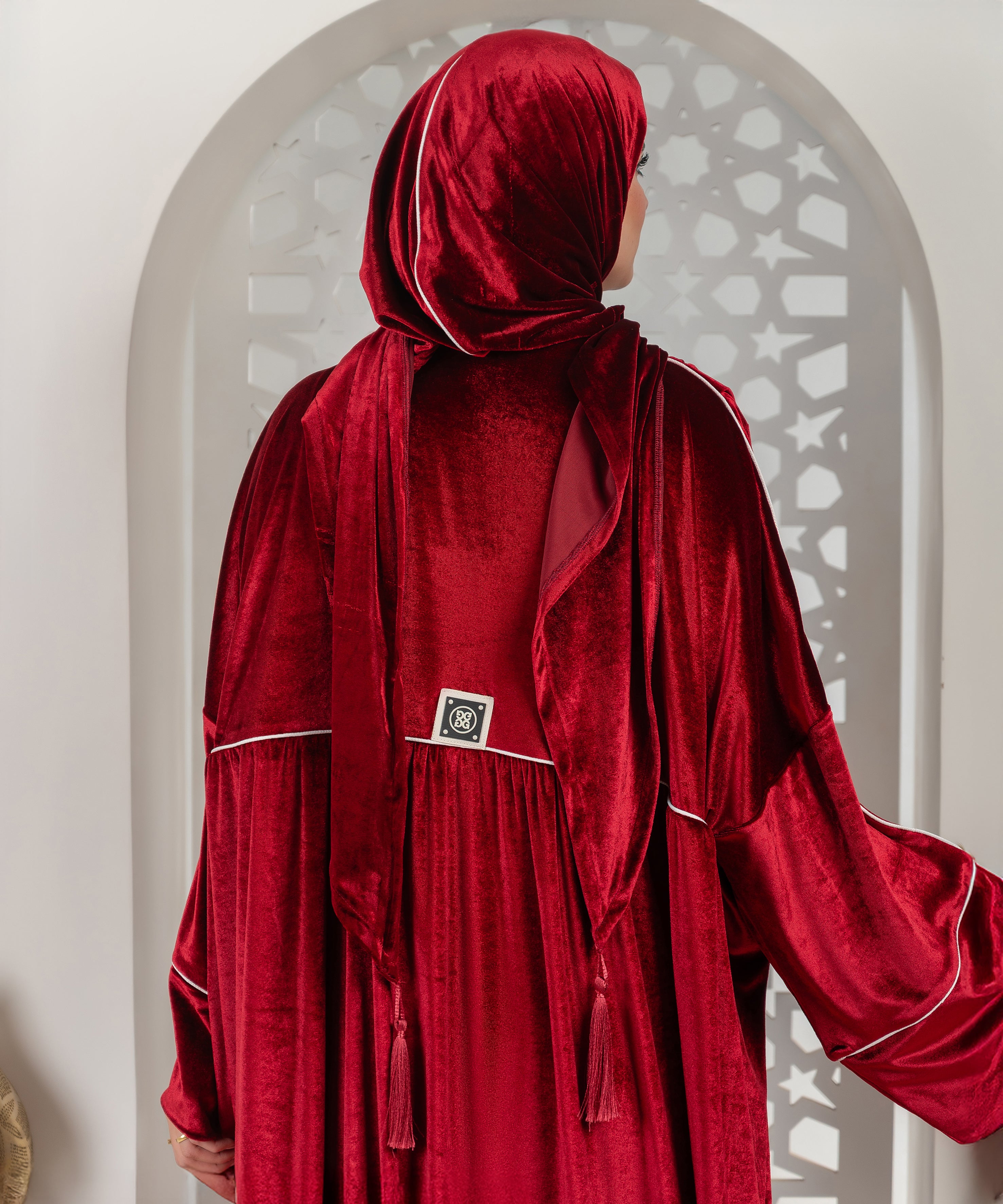 Luxury Red Velvet Isdal - اسدال قطيفة سادة