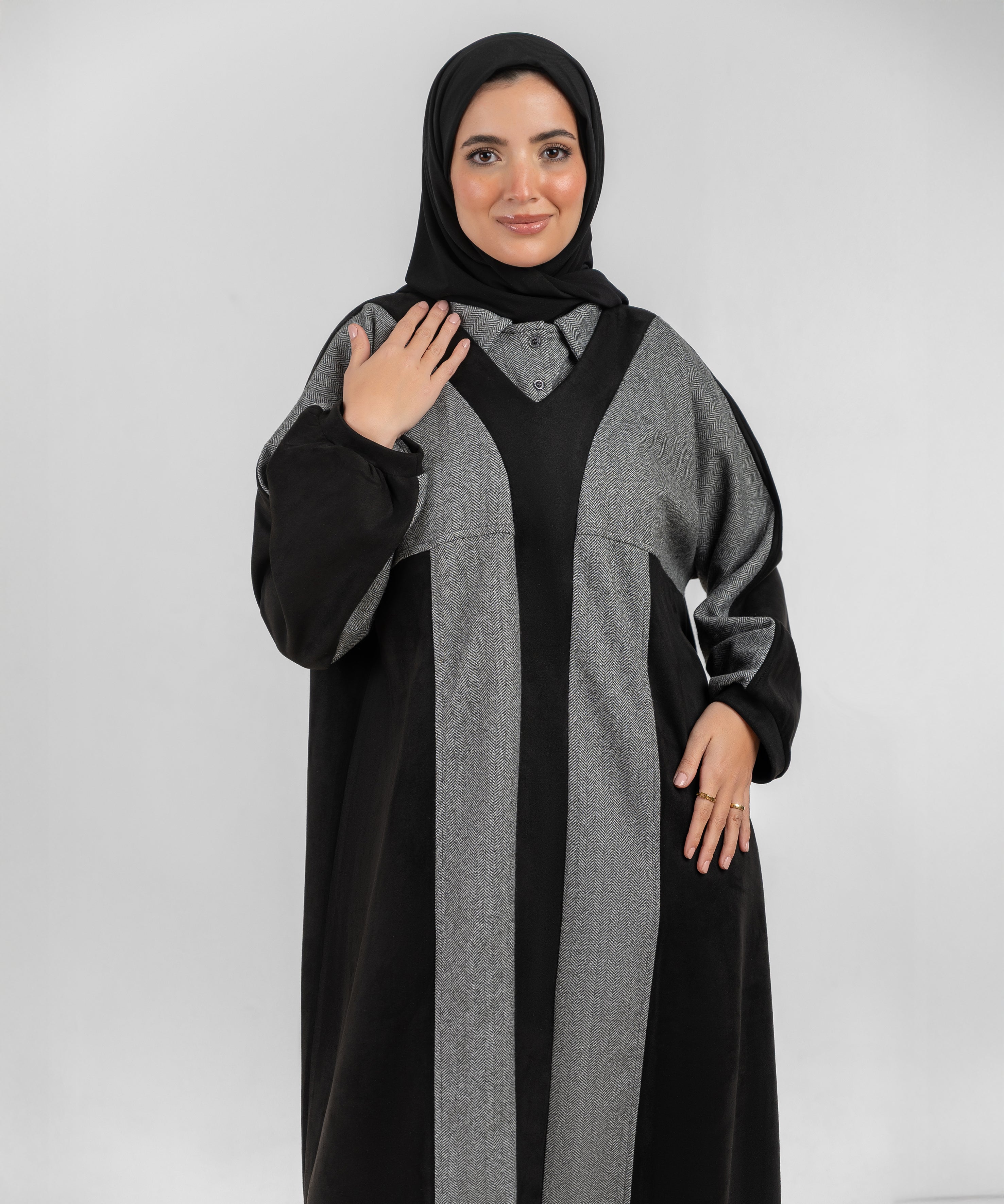 Winter Elegant Two-Tone Modest Abaya – Black & Grey Tweed