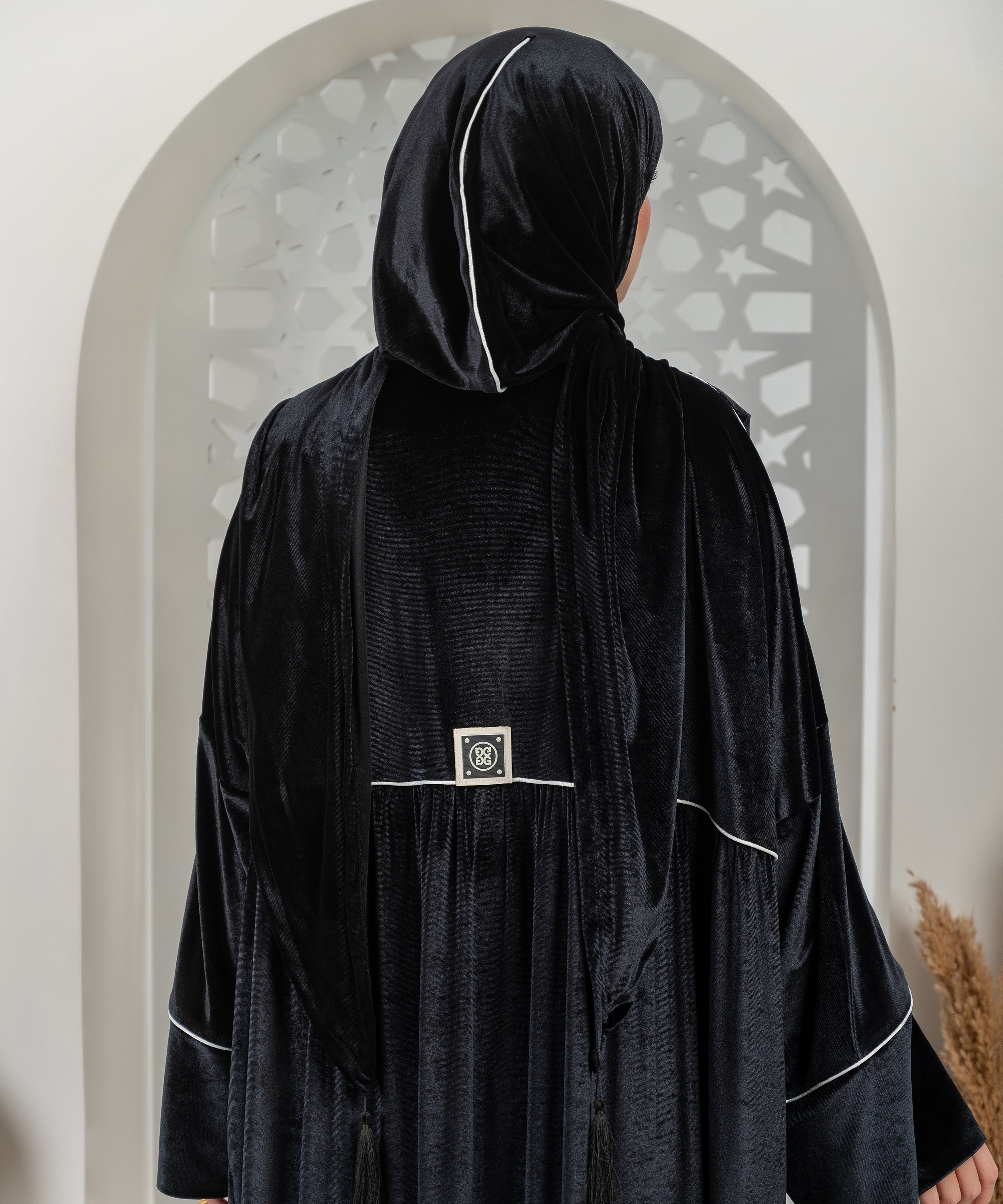 Luxury Black Velvet Isdal - اسدال قطيفة سادة