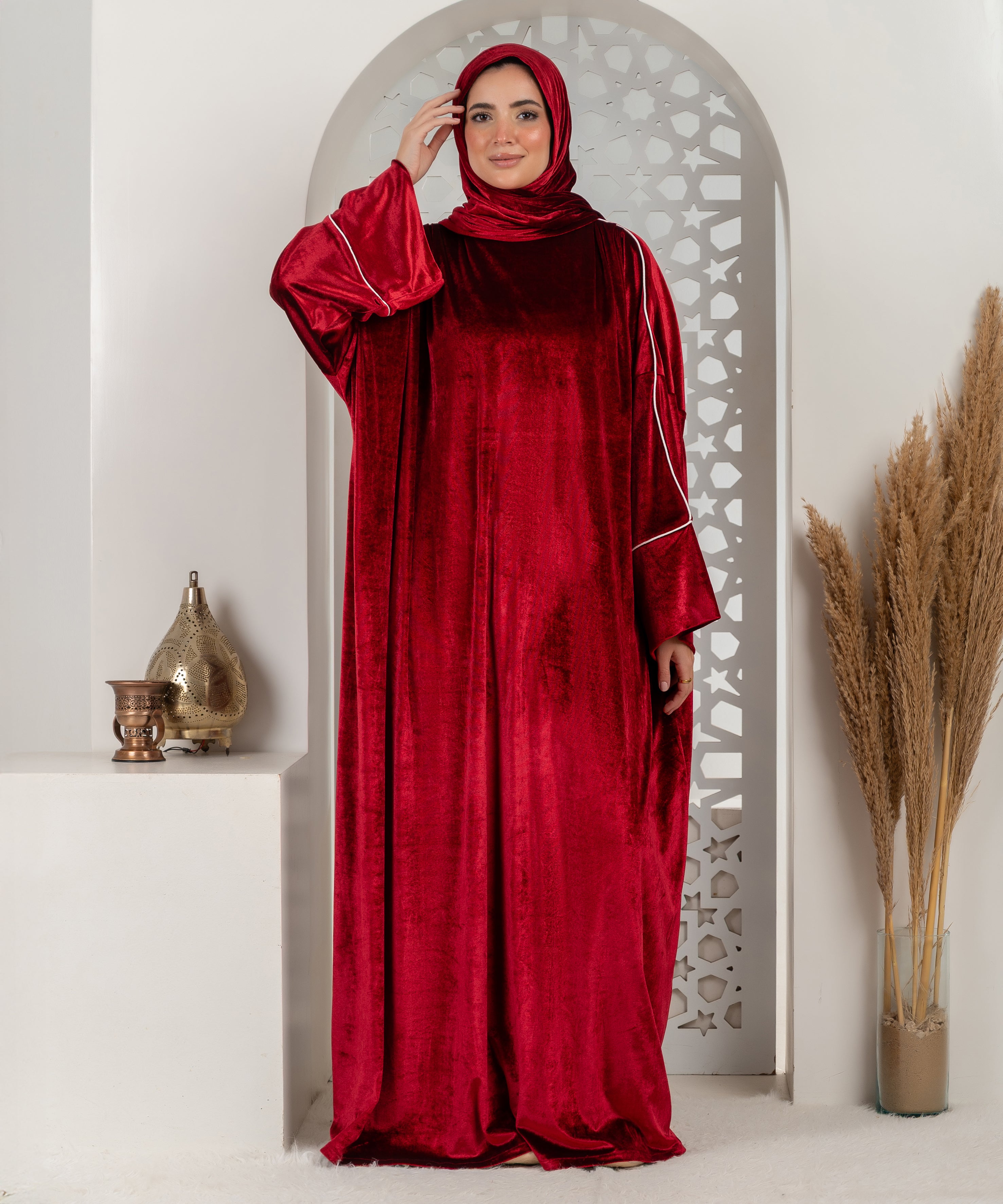 Luxury Red Velvet Isdal - اسدال قطيفة سادة