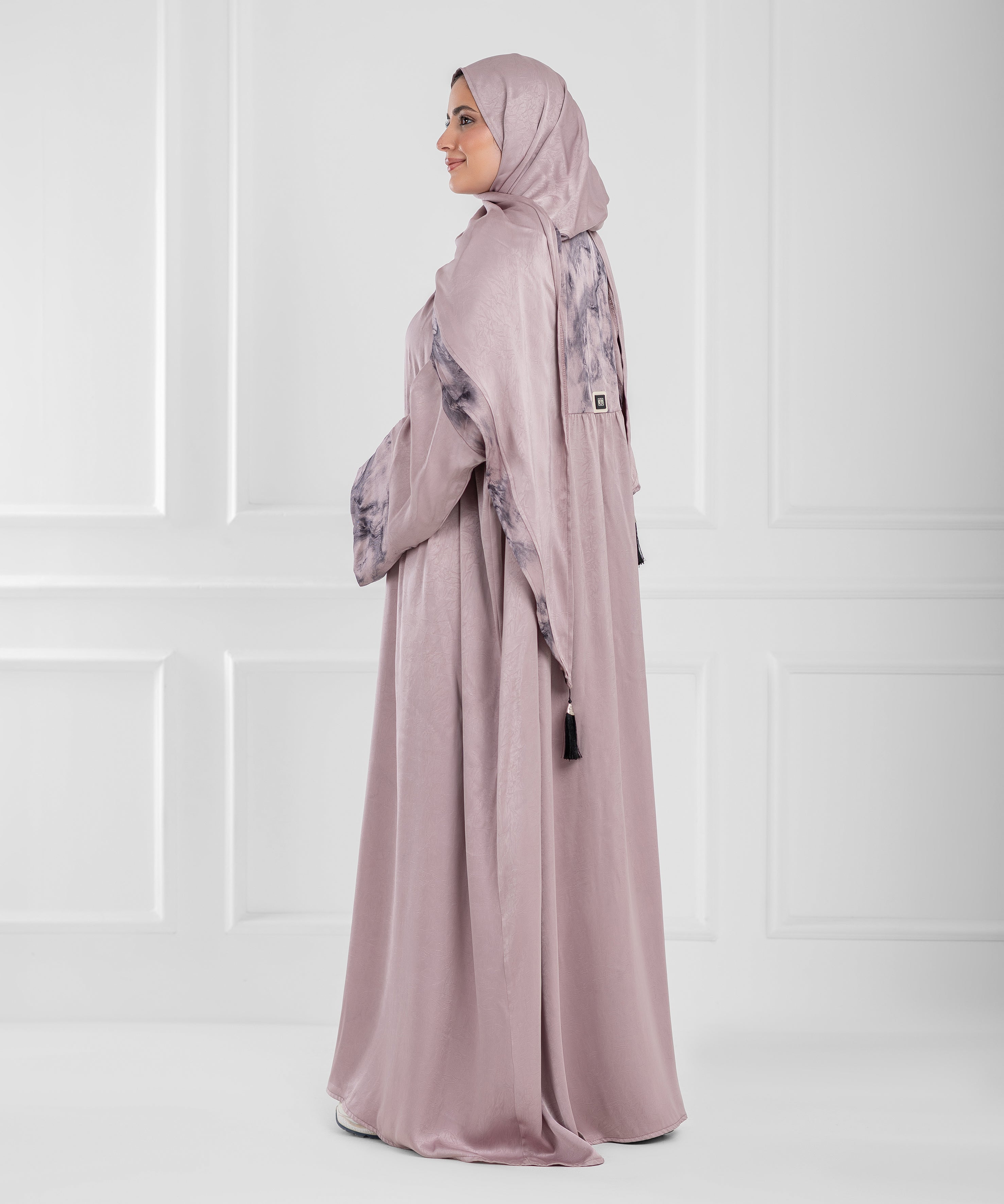 LUNA Jacquard Satin isdal - اسدال لونا ستان جاكار (cashmere printed sleeves)