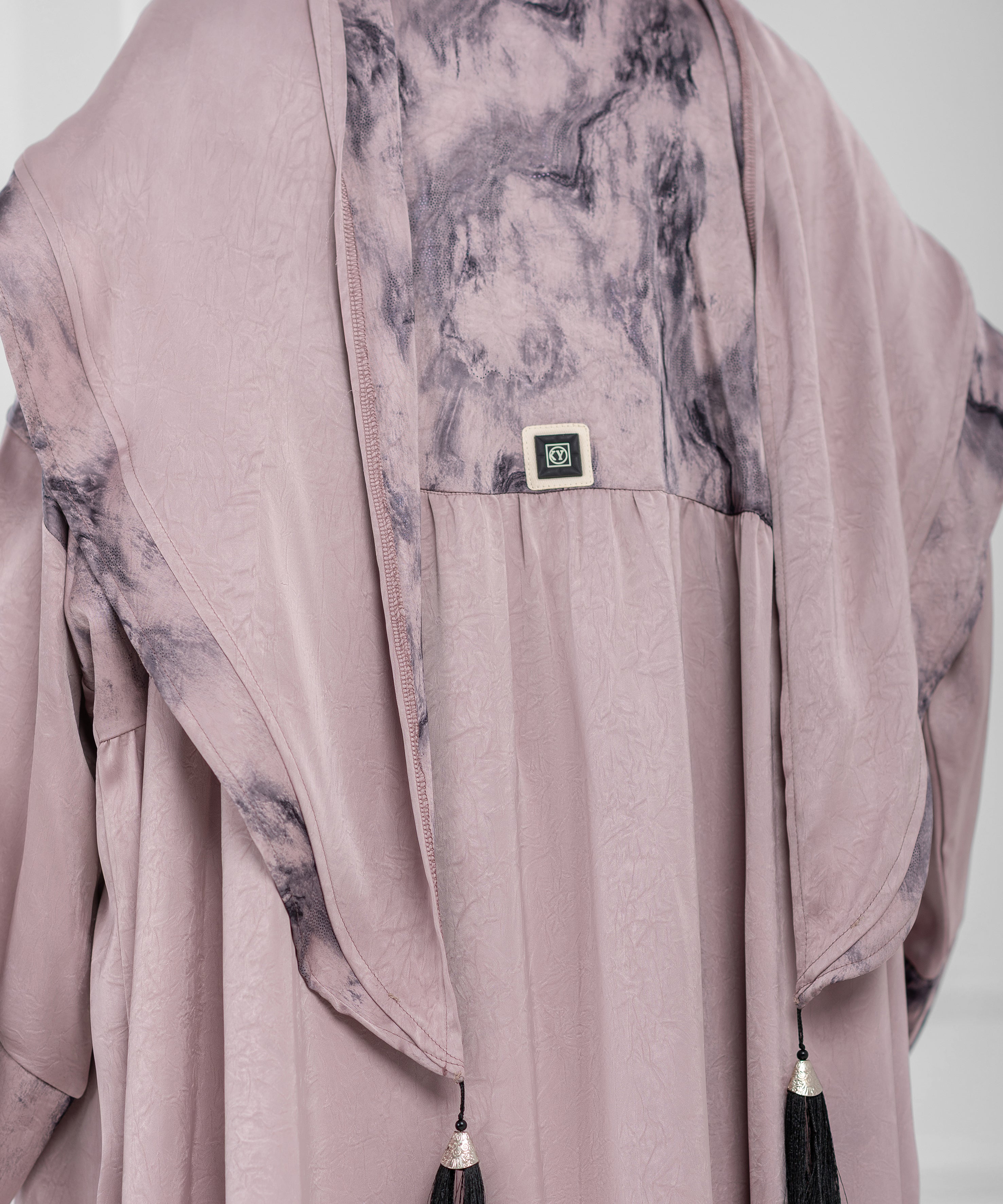 LUNA Jacquard Satin isdal - اسدال لونا ستان جاكار (cashmere printed sleeves)