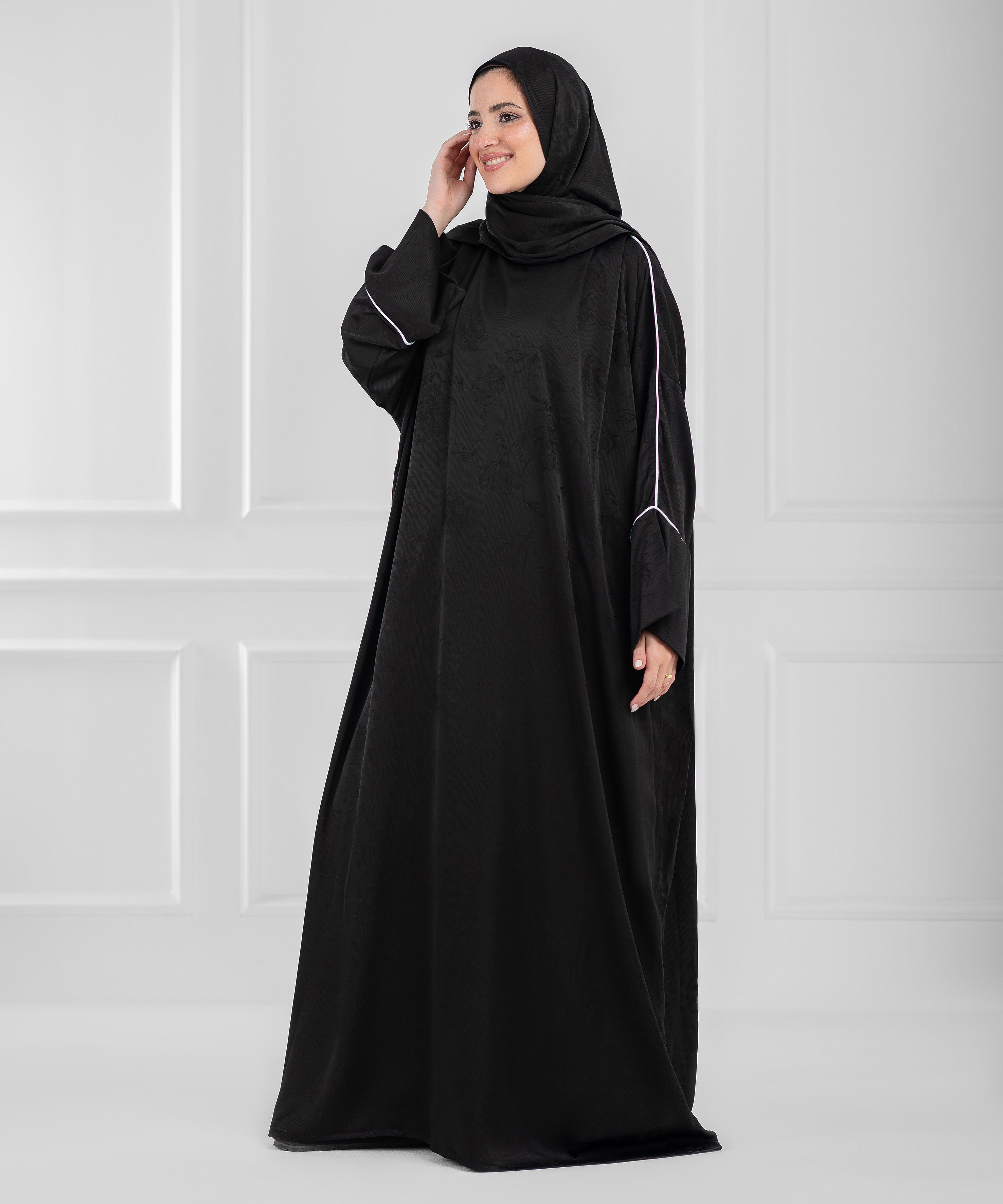 LAYAN Jacquard Satin isdal - اسدال ليان ستان جاكار  (black)