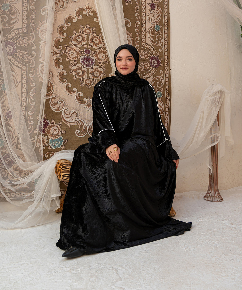 Iconic Velvet Isdal / Black - اسدال قطيفة مميزة اسود