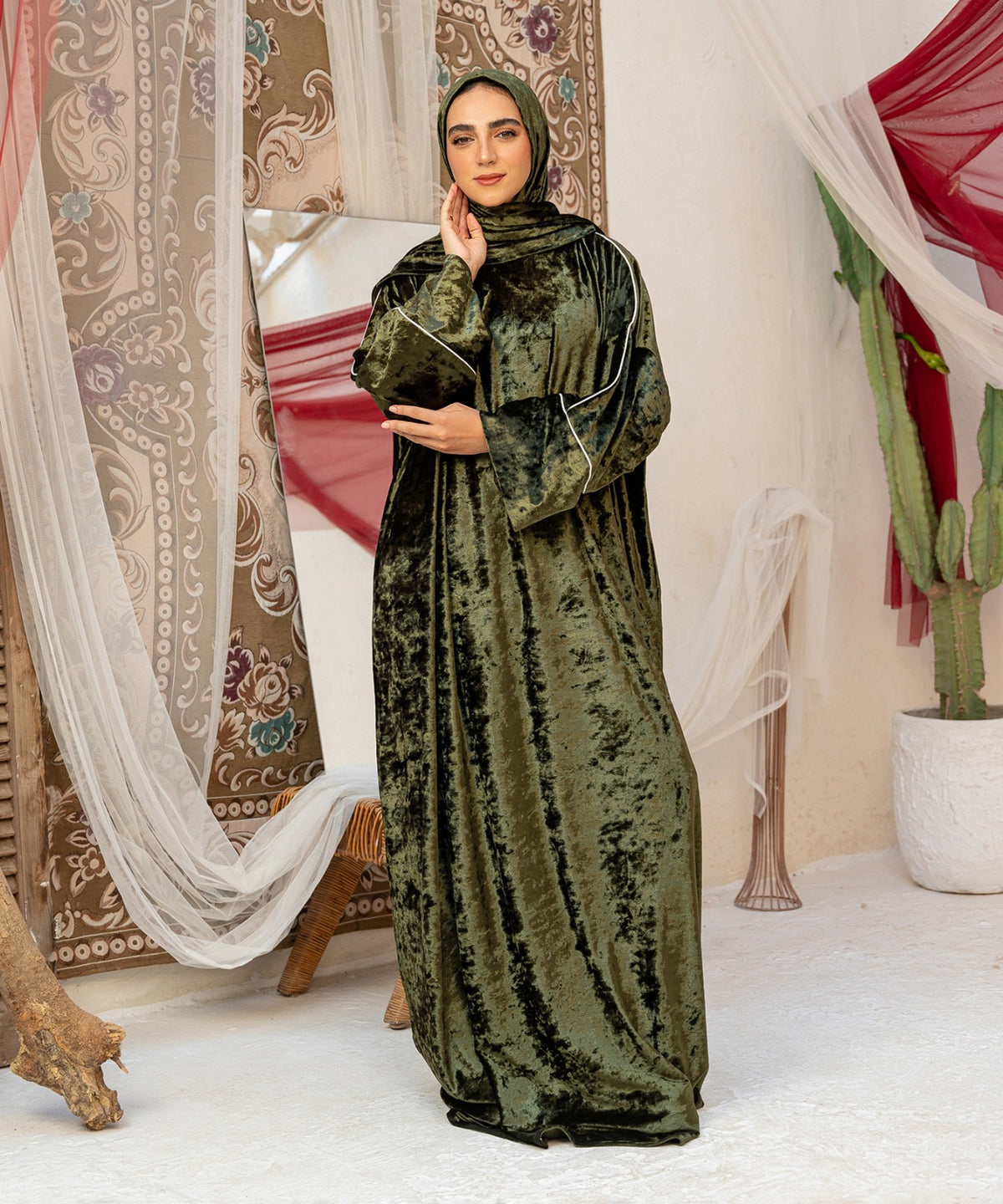Iconic Velvet Isdal / Olive - اسدال قطيفة مميزة زيتي