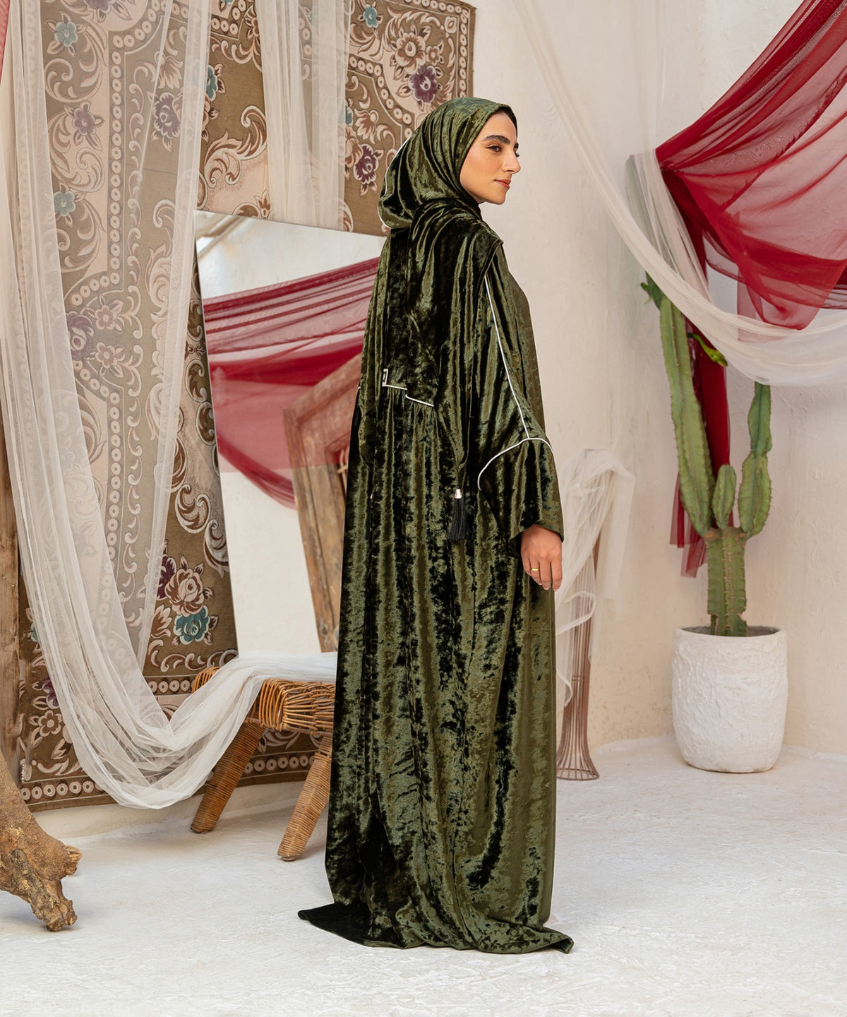 Iconic Velvet Isdal / Olive - اسدال قطيفة مميزة زيتي