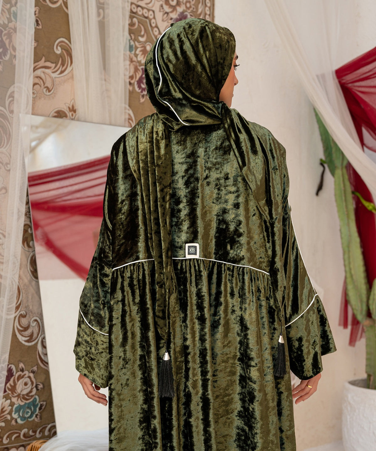 Iconic Velvet Isdal / Olive - اسدال قطيفة مميزة زيتي