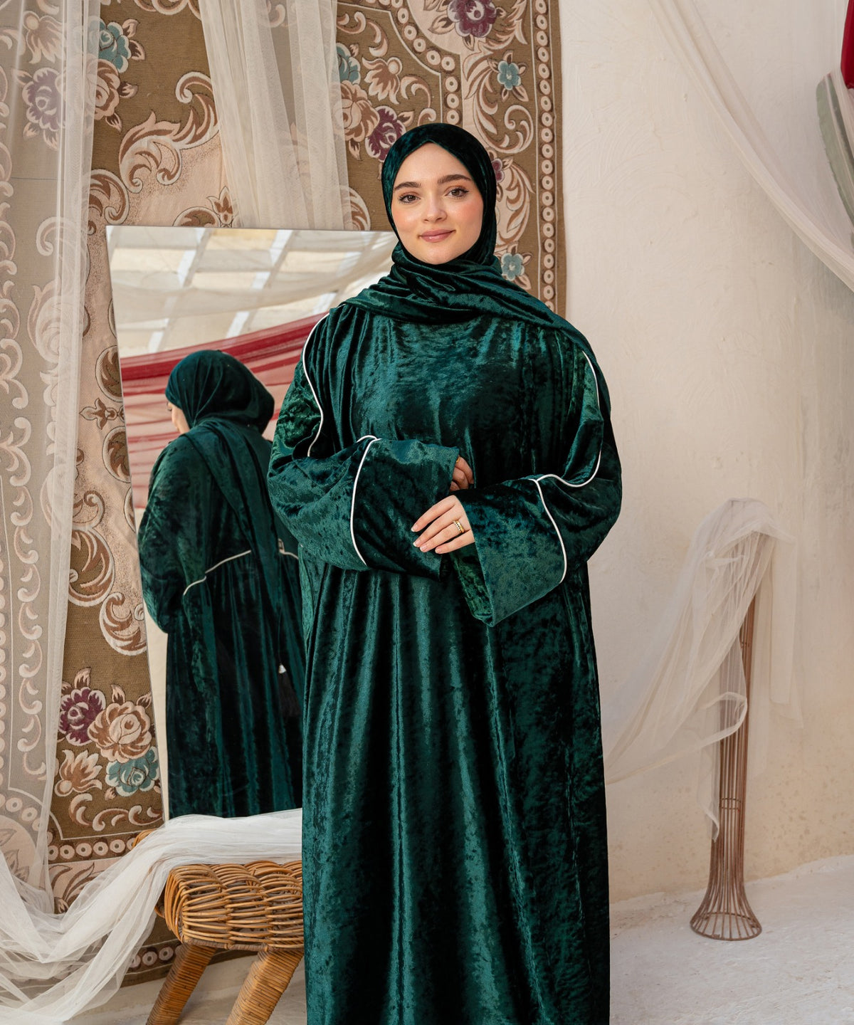 Iconic Velvet Isdal / Green - اسدال قطيفة مميزة اخضر