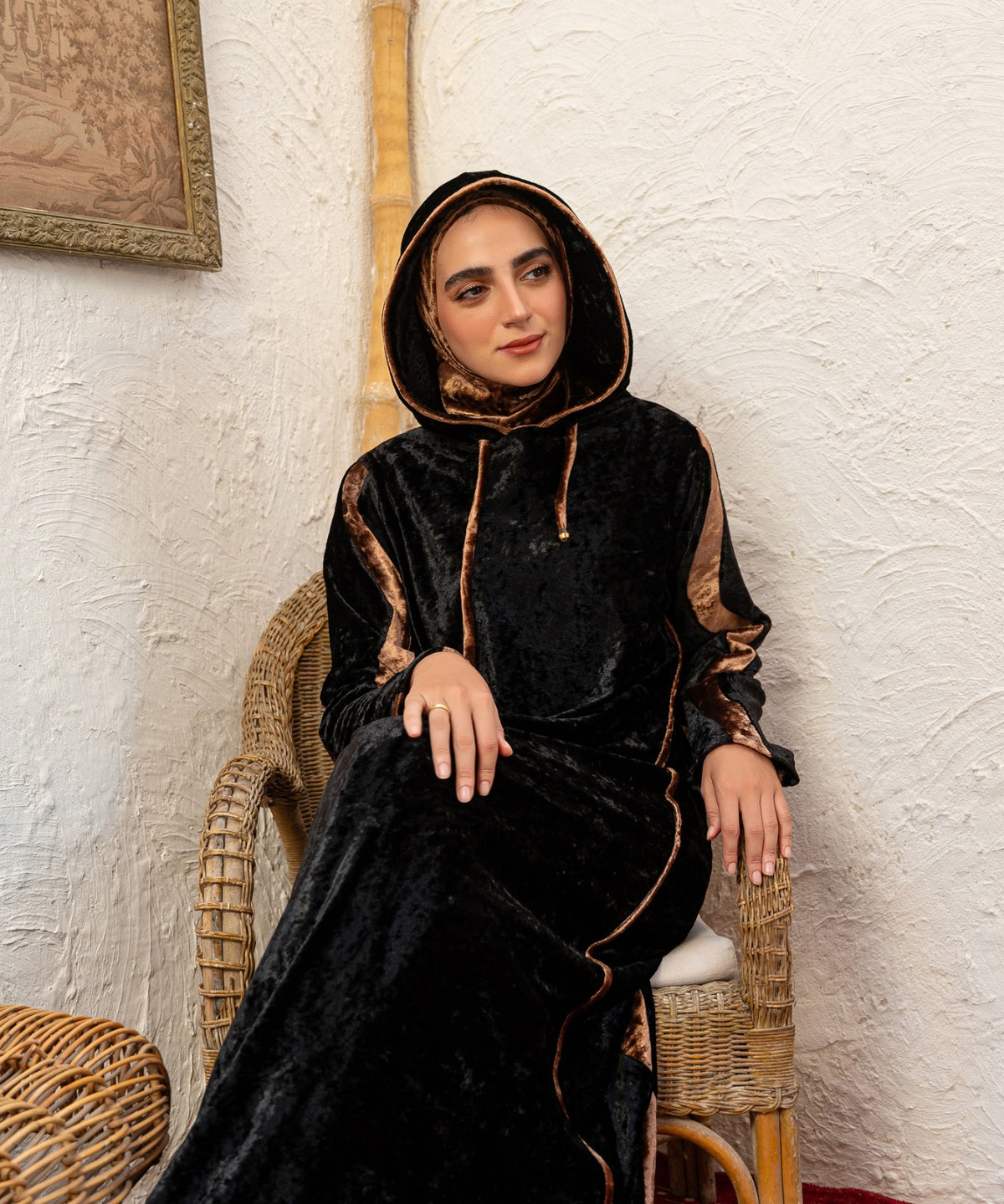 Wavy Velvet Isdal / Black x Cafe - اسدال قطيفة موجة اسود في كافيه