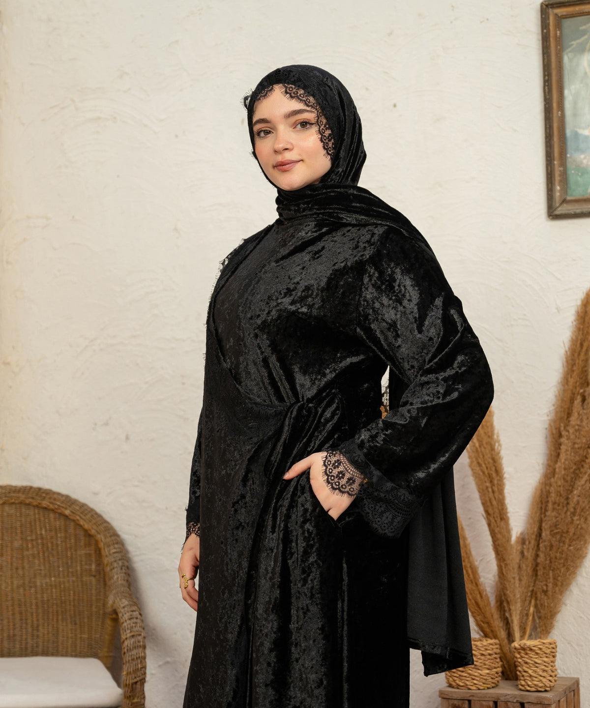 Dentelle Velvet Isdal / Black - اسدال قطيفة دانتيل اسود